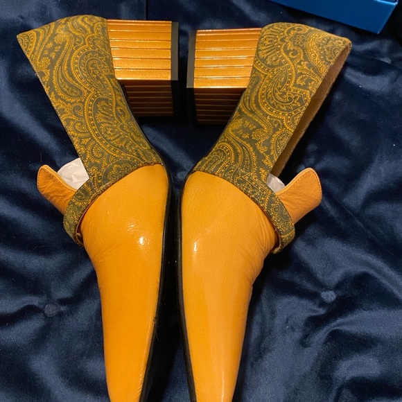 Fluevog LE Effortless Gigi’s W10 - Picture 2 of 6